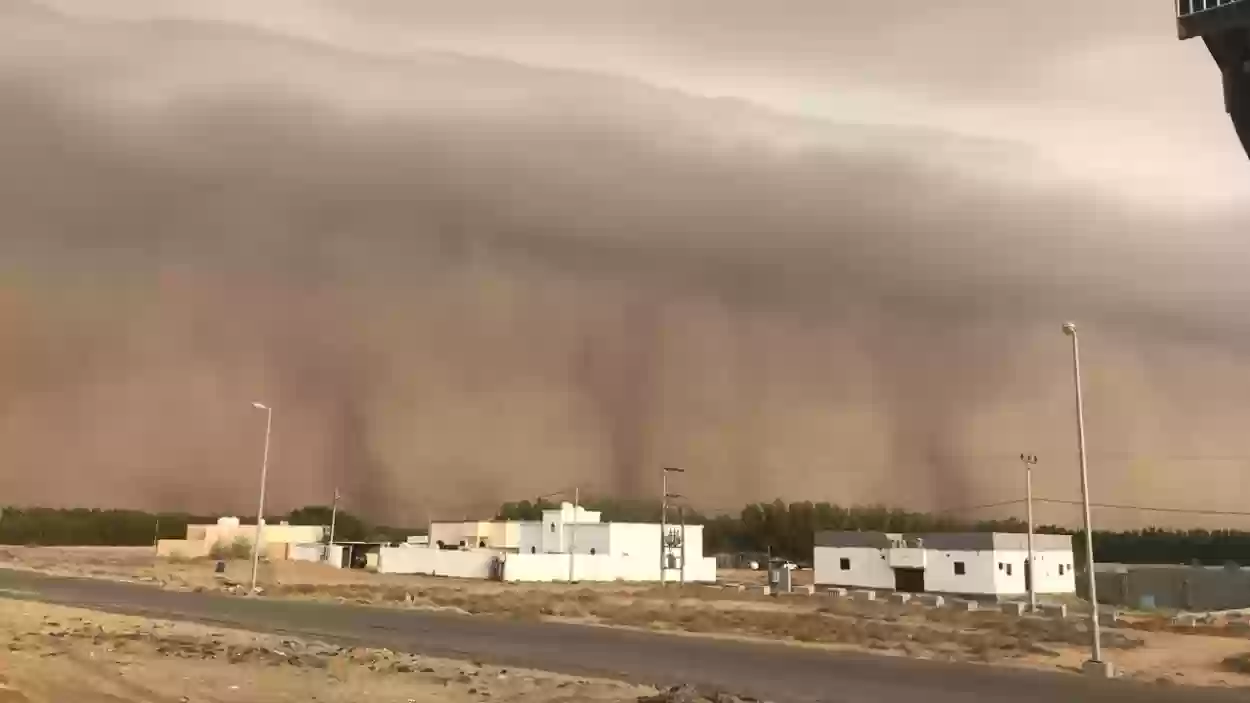 باقة من التحذيرات تطلقها الأرصاد السعودية مع بداية الشهر الجديد