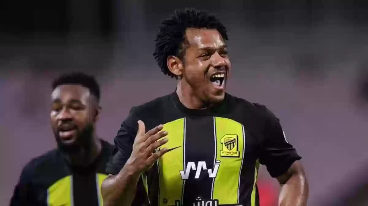 رومارينيو يرحل عن الاتحاد السعودي لاستقبال محمد صلاح