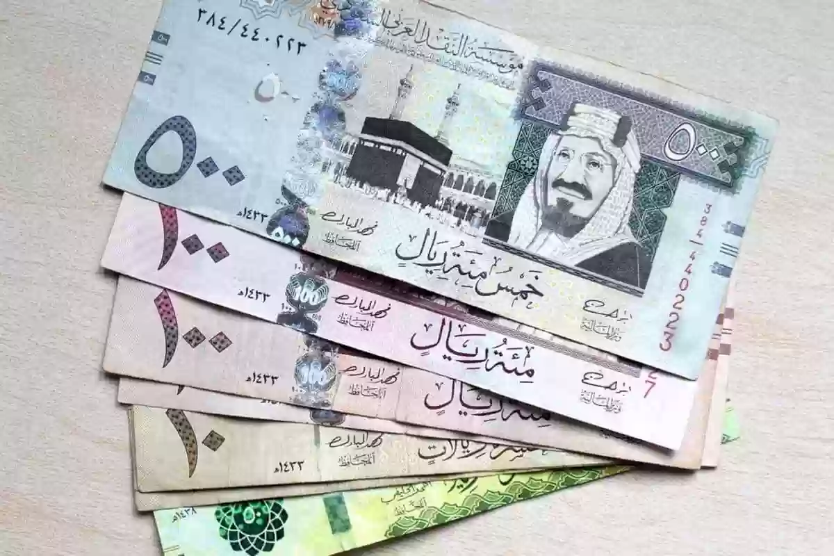 صدر قرار ملكي بصرف رواتب الموظفين في السعودية مرتين في شهر نوفمبر.. المالية توضح